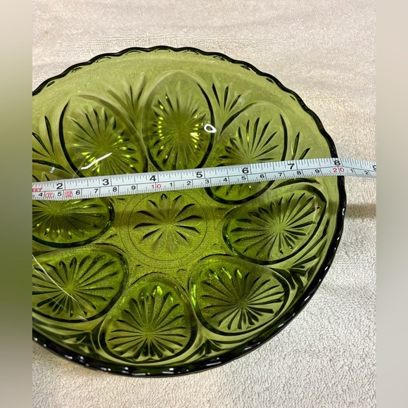 Vintage Anchor Hocking Medallion Star & Cameo Green Glass 8" Serving Bowl - Picture 4 of 5